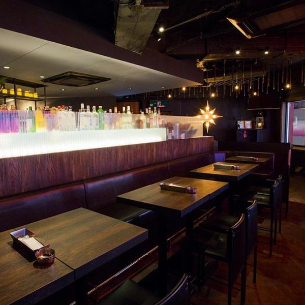 Enjoy an adult night in an artistic store, a night view of Susukino, and a fantastic space ...