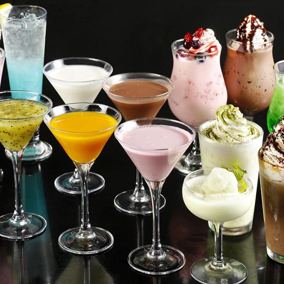 All-you-can-drink for 90 minutes including original cocktails, raw chocolate, and other snacks for 2,800 yen!