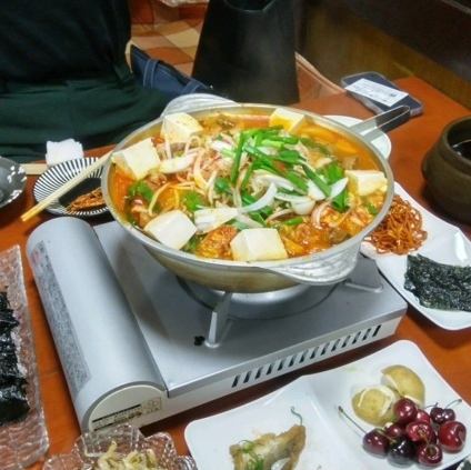 【身体ほっこり】≪サムゲタンと本場チゲ≫ 韓国の伝統と深い味わいを楽しむ鍋コース5,000～6,000円(税込)
