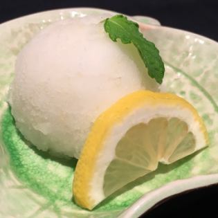 Ice cream (vanilla, matcha, Hiroshima lemon sorbet)