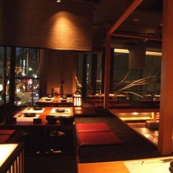 Completely private sunken tatami room that can accommodate up to 45 people.