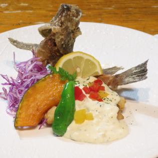 Crispy fried rockfish with homemade tartar sauce