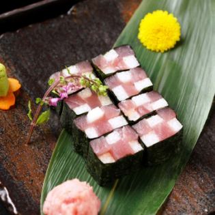 マグロと山芋のモザイク巻き