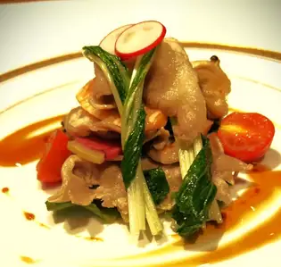 サーモンと豚肉の彩り野菜オイルしゃぶ