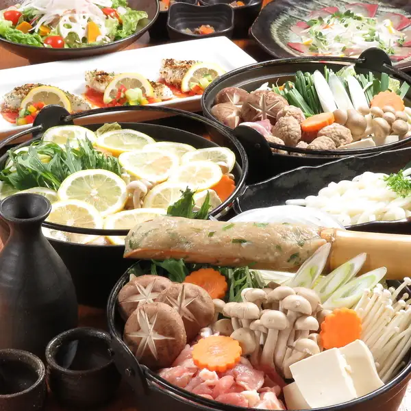 10月から飲み放題付鍋コースが新登場！寄せ鍋、塩ちゃんこ鍋選べる鍋コース皆で囲んでウマウマです。