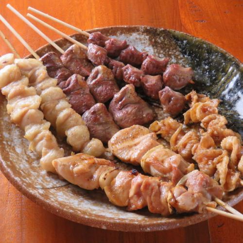 [First of all] Special skewers that are carefully grilled one by one