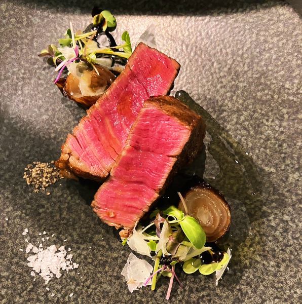 【◇当店に来たらコレ！◇】素材の旨味を最大限に引き立てた「ビステッカ」（お肉のグリル）