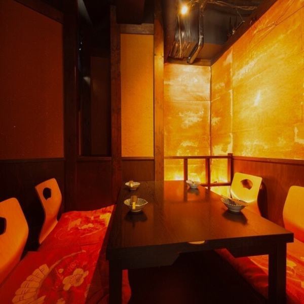 大人な雰囲気を作り出す店内は接待や顔合わせなどの利用シーンでお使いいただけます。