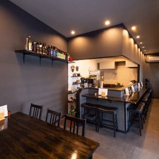 貸切もご相談ください◎特別な会食に最適な空間♪店内貸切もご相談可能です◎会社の宴会やプライベートなパーティーなど、特別な会食の場として、ゆったりとプライベートな空間で焼鳥を楽しめます。