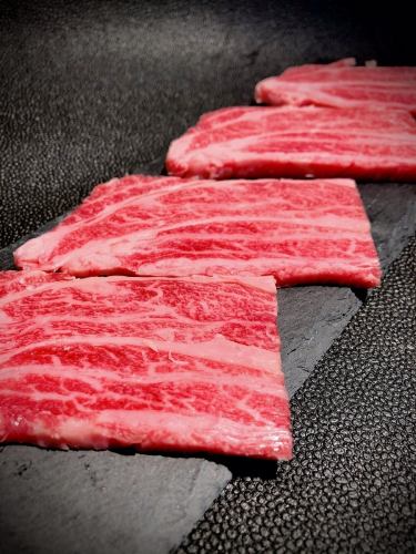 Thick-sliced Kuroge Wagyu beef short ribs from Kagoshima Prefecture (approx. 100g)