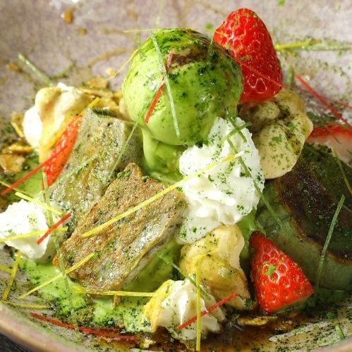 焼き生麩と黒蜜抹茶アイス