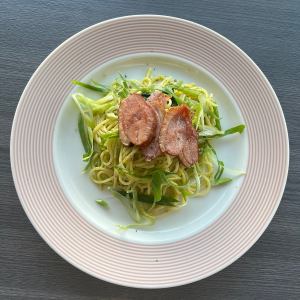 Creamy pasta with duck and leek