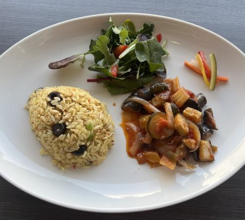 カポナータのワンプレートランチ（サフランライス）