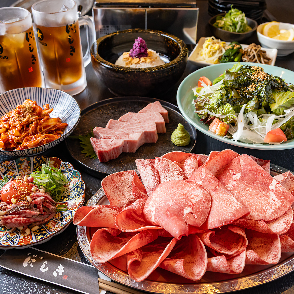 厳選した黒毛和牛を驚きの価格でお届け！個室で上質な焼肉をゆったりと味わえます。