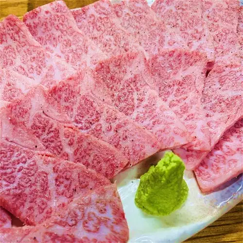 職人が厳選した極上肉!肉本来の旨味と上質な脂の甘みを存分に味わう当店名物の本格焼肉