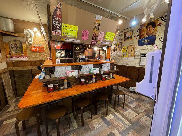 The front is the ramen area.Of course, you can also order snacks and drink in this area.In addition, since it is a ramen shop, you can also use it only for meals.*Reservations cannot be made for the ramen area.Yakitori Bar HaLe BaLe is in the back.