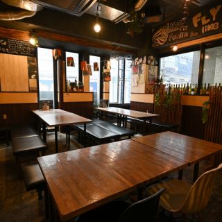 仕切りを外してテーブルレイアウトも自在♪各種宴会はもちろん、結婚式二次会でのご利用も実績多数。ご予約お待ちしてます☆