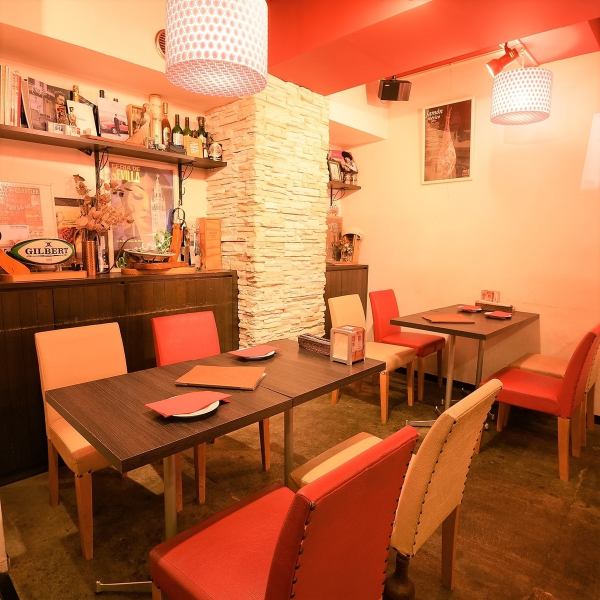 ≪Table seats available◎≫We have table seats available for up to 8 people.Once you step inside...the land of passion is Spain! It's a casual restaurant with a warm atmosphere where conversations between customers and staff are lively.We also accept reservations for private reservations.