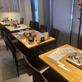 1階の4名様テーブル席になります。