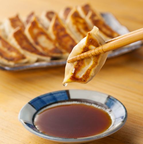 自慢のくろがね餃子!!