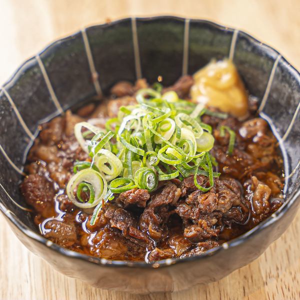 【老舗精肉店から仕入れる】近江牛の牛すじ煮込み