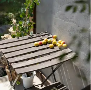[Terrace seating: 4 seats x 1 table]