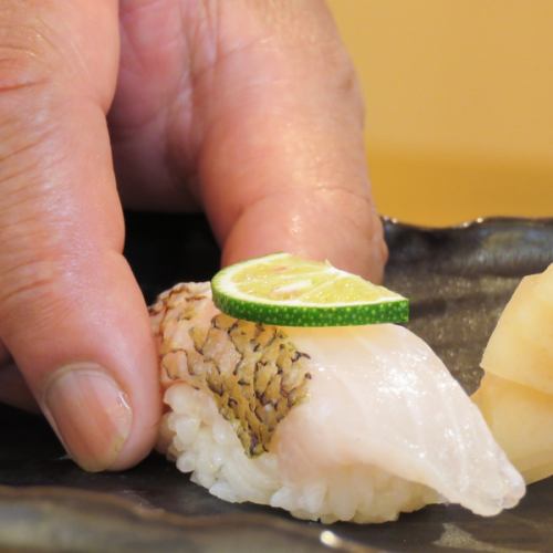 使用Hokuriku成分的创意寿司
