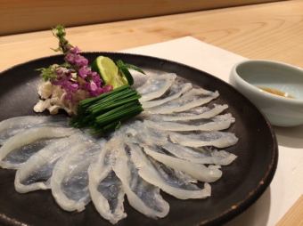 A full course of tiger pufferfish from Himakajima, a remote island in Minamichita