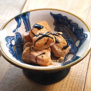 Warabi mochi with black sesame and honey