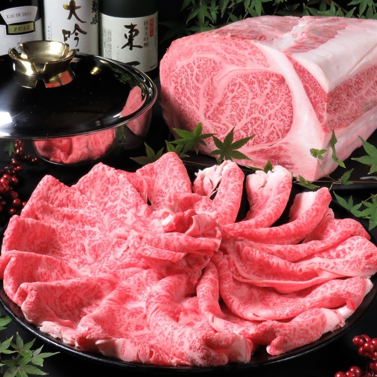 Hatsuki's beef is definitely! The hot pot of Japanese black beef melts. .. ..