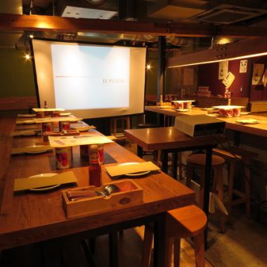It is a natural space by using a lot of old materials ♪ It can accommodate up to 60 people when seated and 80 people when standing up ◎ projector and microphone are also equipped! [Girls' Association / Italian / Pizza / Pasta / Meat / anniversary / birthday / izakaya / all you can drink / vegetables)