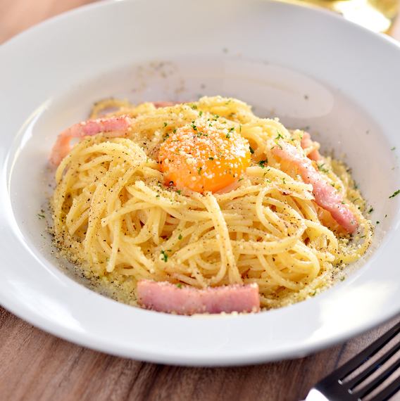 [最受欢迎的面食菜单♪]面食经典“意大利面条alb Carbonara” 1400日元！