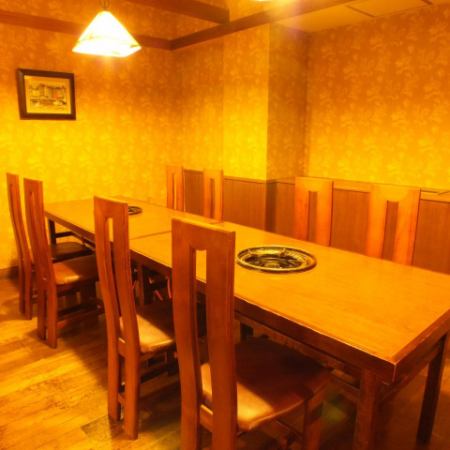 8名様個室もございます。