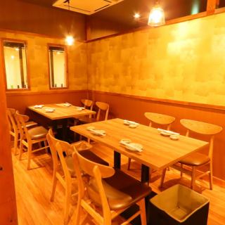 4名席テーブルです。少人数宴会にも最適です。