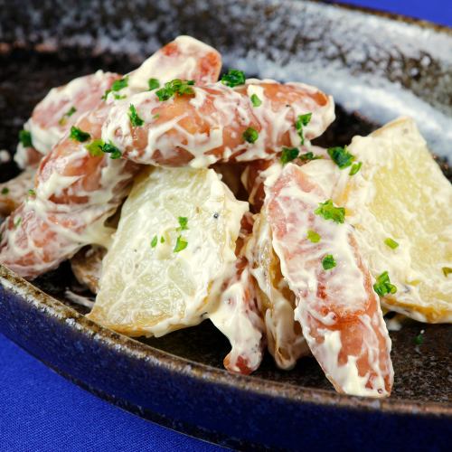 ソーセージと焼きポテトのサラダ