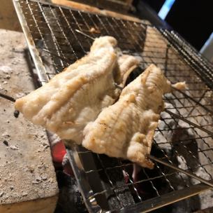 【炭火焼き】　活き穴子の炭火焼き