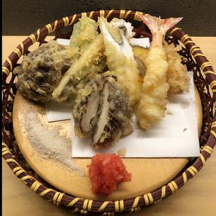 【天麩羅】　車海老・活き穴子・アスパラ・肉厚椎茸