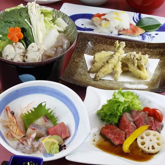 年末新年懷石料理套餐：7,500日圓。僅限週一至週四供應！ [8道菜，含110分鐘暢飲]