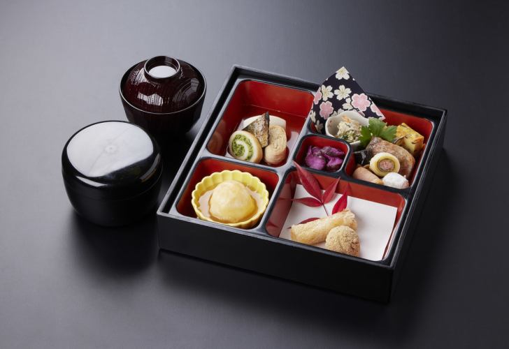 ``Suehiro Bento'' A bento where you can enjoy a variety of delicious Kyoto cuisine little by little.Also popular with women