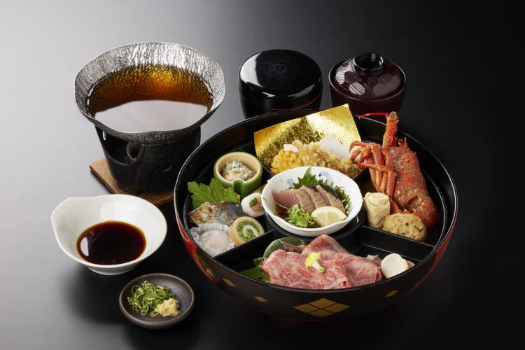 "Special Kinkakuji Bento with A5 Kameoka Beef Hotpot" Our specialty Kinkakuji Bento with A5 Kameoka Beef Hotpot