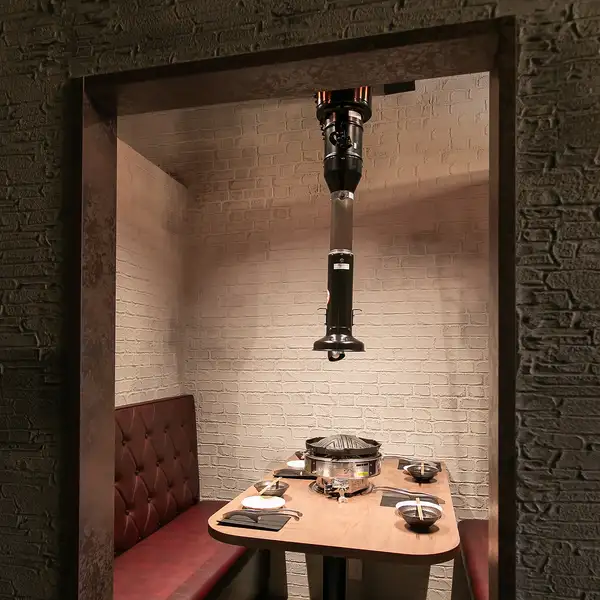 【デートや記念日に◎プライベート個室】2部屋限定の個室は、まわりを気にせず食事が楽しめるプライベート空間。大切な人との時間や記念日、女子会にもぴったりの雰囲気を演出します。