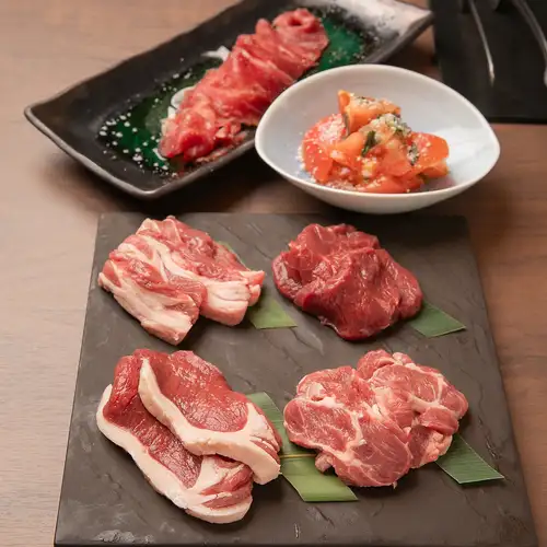 Directly shipped from Shibetsu! Rare domestically produced Suffolk lamb jingisukan (grilled lamb).