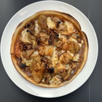 鶏もも肉とキノコのスパイスピザ