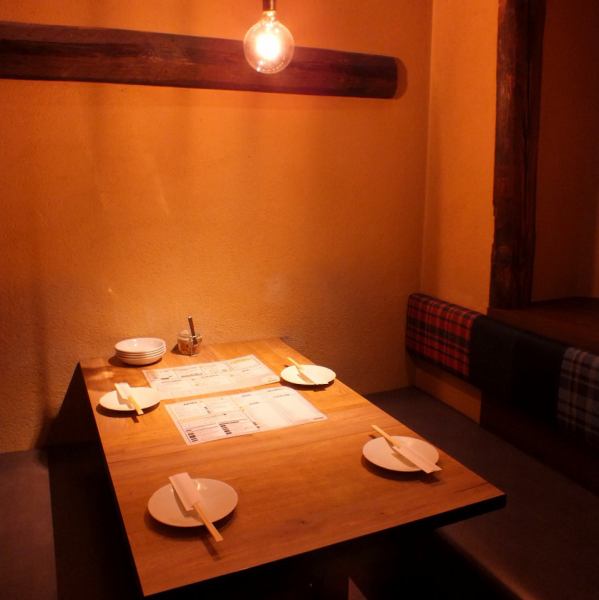 [Private table room] Private room seating for up to 4 people.You can also reserve a great value banquet course for 2 people or more, so it's perfect for a variety of occasions such as birthdays, girls' nights out, group parties, small party parties, etc.