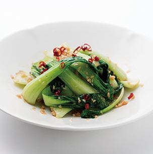 Stir-fried green vegetables with garlic