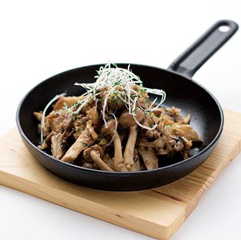 Stir-fried mushrooms with garlic butter and soy sauce