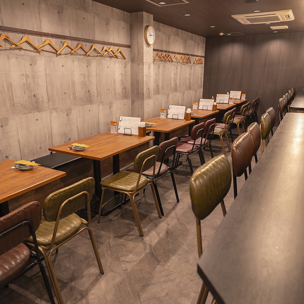 カウンター席20席ございますので仕事帰りにお一人でもお気軽に◎