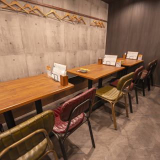 5名様ご利用のテーブル席は、女子会やママ友に特別な記念日のご利用などさまざまな用途でご利用できるお席です。