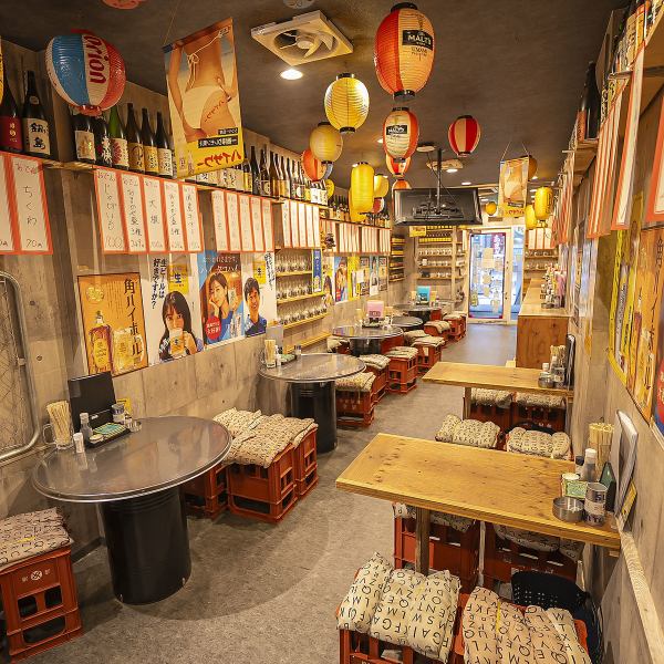 駅から近いお店なので、仕事帰りでも気軽につかいやすいのがポイント！4名様テーブルや丸テーブル、立ち飲みスペースなど、その日の気分や人数に合わせて席を選べます。コースや単品飲み放題、じゃんけんイベントなど、多種多様なメニューと企画で、どんなシーンでも楽しめます♪