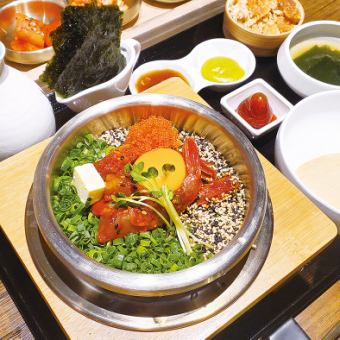 [Yangnyeom shrimp rice pot set meal] 1,628 yen (tax included)